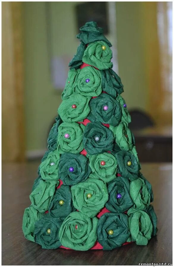 Елочка из цветной бумаги. Елка из бумаги своими руками. Елка из бумаги своими руками. Елка из бумаги объемная. Елочка из цветов бумаги.