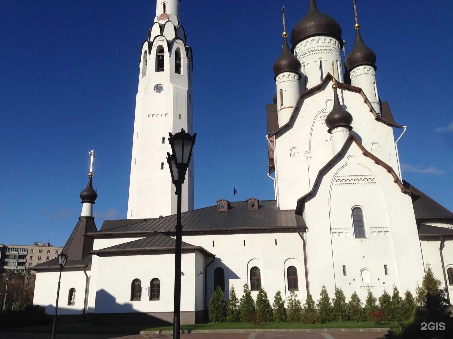 Веселый поселок спб. Храм Святого первоверховного апостола Петра. Храм апостола Петра в Веселом поселке. Храм апостола Петра Санкт-Петербург. Церковь апостола Петра на Искровском.