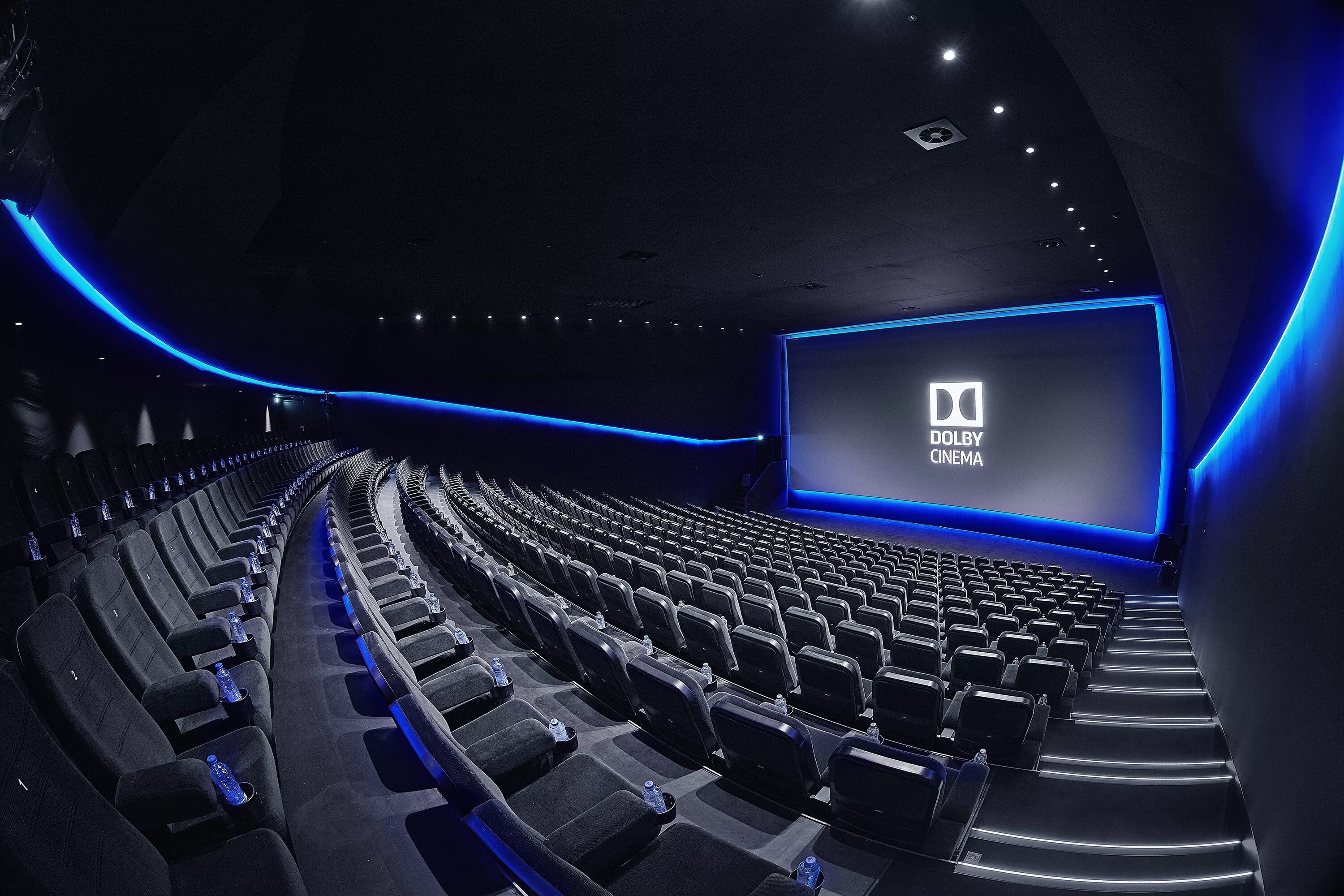 Кинотеатр Dolby Atmos. Атмос Синема Dolby Atmos зал. Dolby Atmos кинотеатр Cinema Hall. Зал Dolby Atmos Ривьера. Media theater