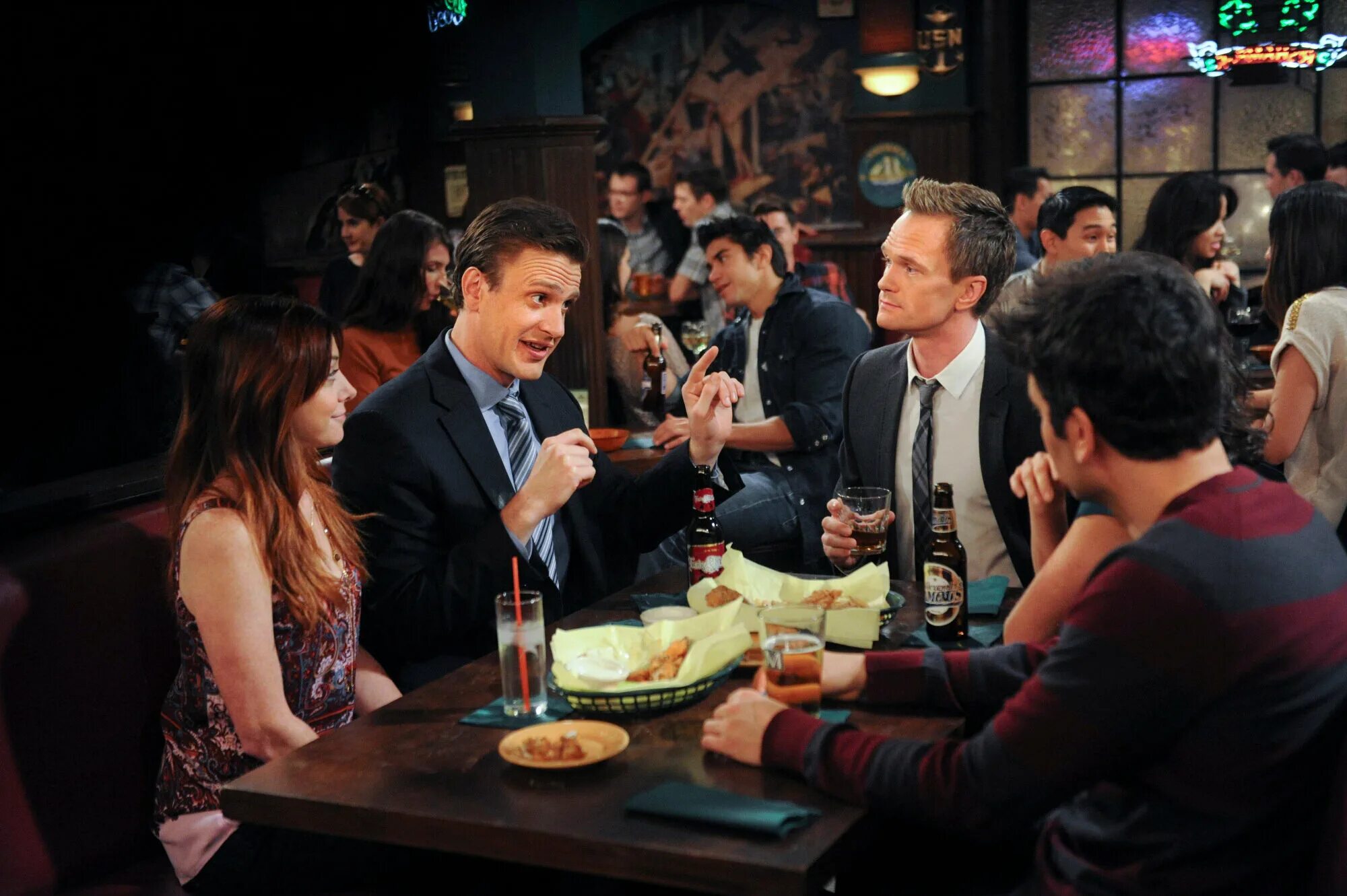 Как я встретил вашу маму 2005. Как я встретил вашу маму 2014. Как я встретил вашу маму сериал постер. Барни стинсон и тед мосби. Коби смолдерс как я встретил вашу маму.