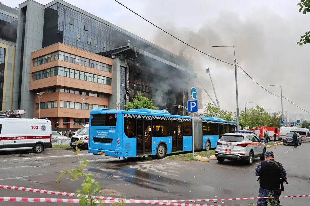 Новости бц. Пожар в Сетунь Плаза в Москве. Пожар в наземном транспорте. Пожар в бизнес центре. Пожар Горбунова 2.