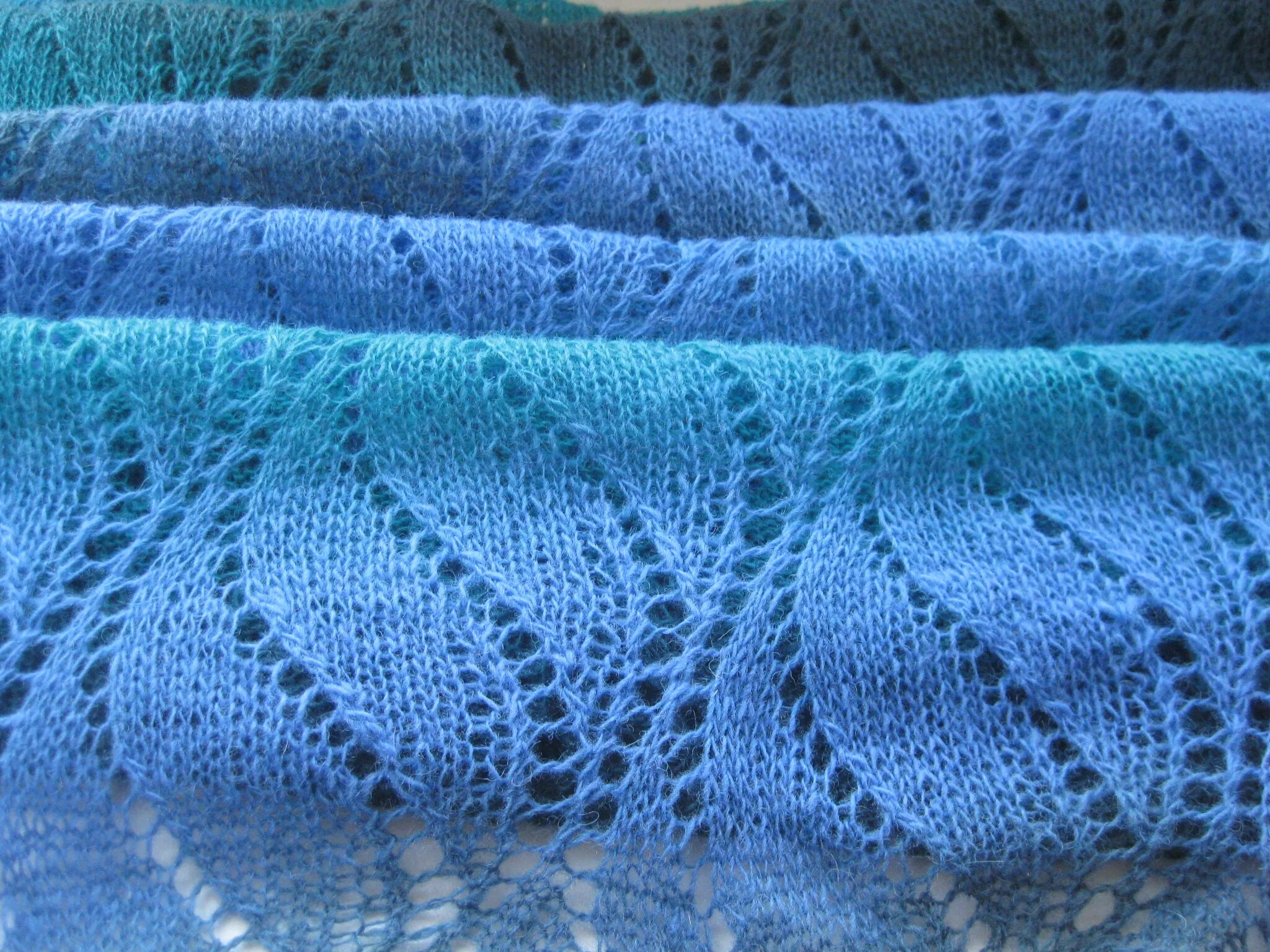 Палантин спицами мастер класс. Палантин спицами “михаэлла». палантин гейл. karen shawls палантин. ажурный палантин спицами.