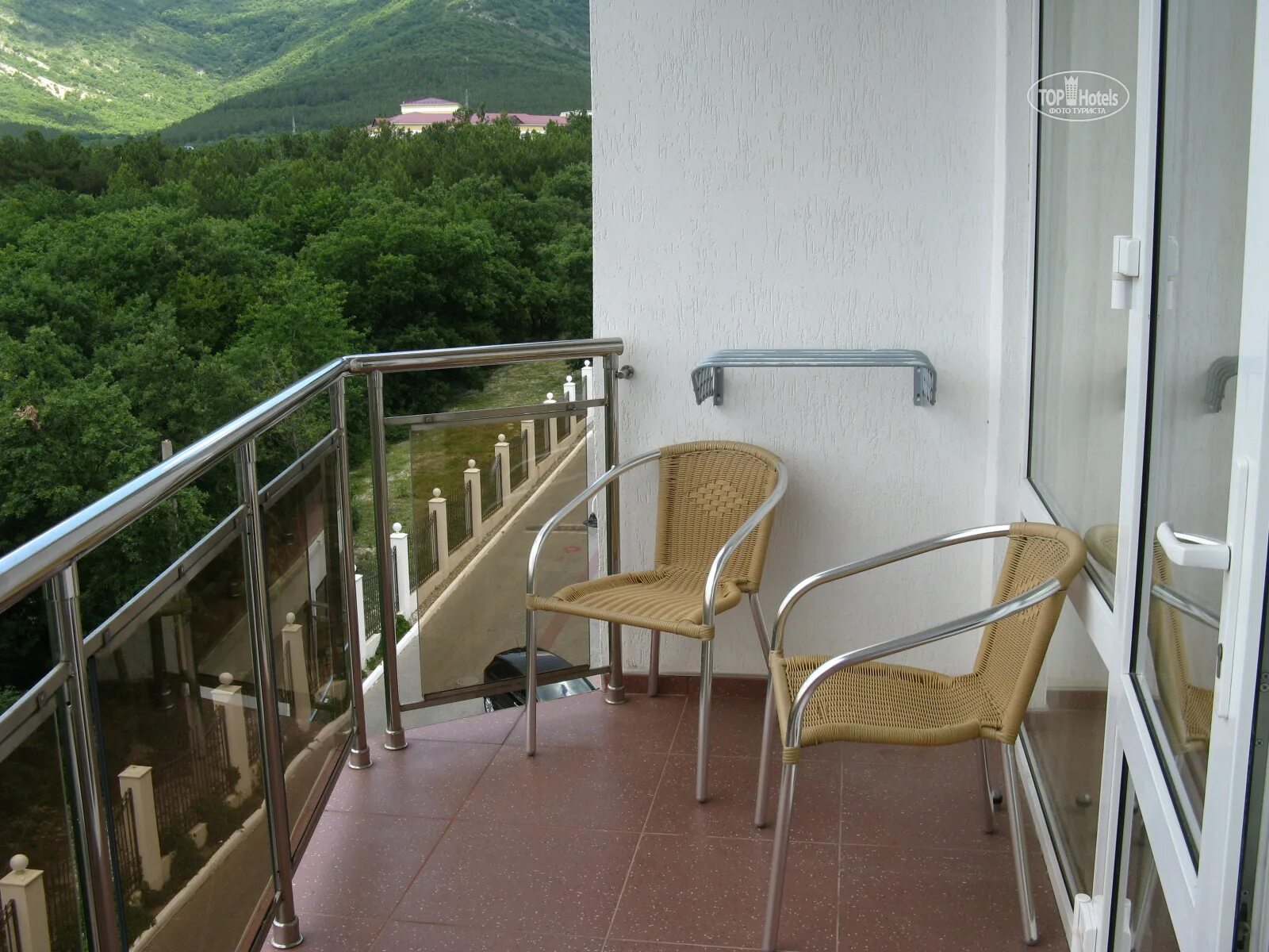 Отель круиз геленджик магнолия. Компас отель круиз геленджик 4*. Гостевой дом круиз алушта гвардейская 4а. «круиз» отель kompass hotel геленджик. Гостевой дом круиз алушта гвардейская 4а.