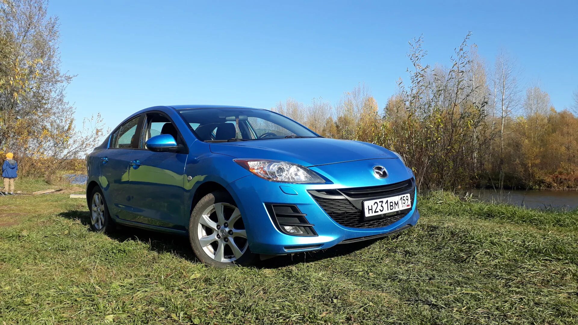 Mazda sky. Мазда 326. Мазда 326 хэтчбек. 25d цвет Мазда. Мазда 326 купе.