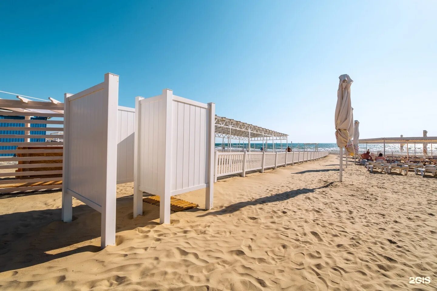 Золотые пески бел. Золотые пески бел. Албена болгария золотые пески. Крым золотые пески береговое. Белый песок анапа отель.