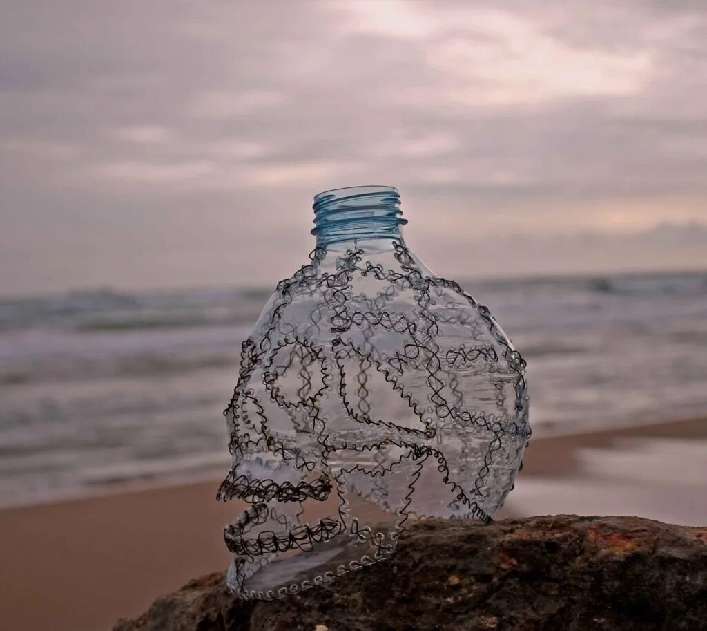 Президиум гринери. Рукодельница за работой. Lee price художник. Свадьба в стиле эко. Подобные идеи.