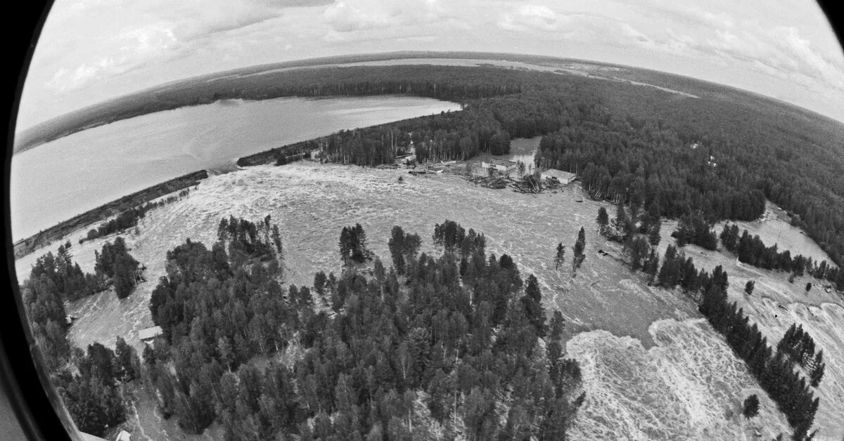 Прорыв плотины киселевского водохранилища. Путч 1993. Достопримечательности перми сквер пушкина. 6 июня 1993. 6 июня 1993.