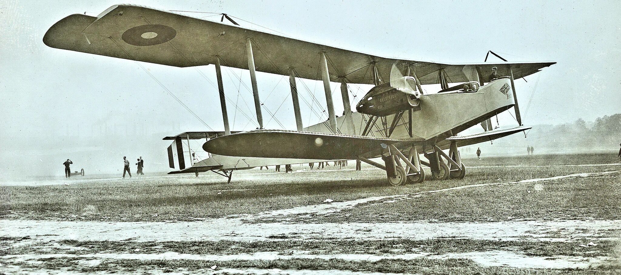 Бомбардировщик Handley Page 400. Бомбардировщик Хэндли-пейдж 0/400. Хендли пейдж бомбардировщик. Бомбардировщик Хэндли-пейдж 0/400 (Великобритания).