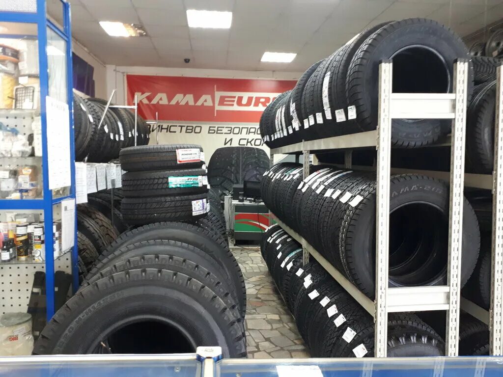 Гараж 15 магазин шин. Магазин шин. Шинный магазин. Магазин шины диски. Шины 812.