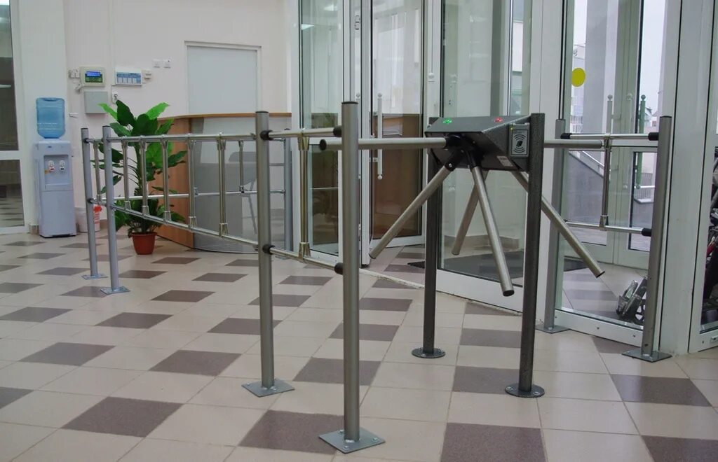 система контроля в школах. турникет в школе. контроллер скуд perco-kt02. система контроля в школе. схема установки турникетов в школе.