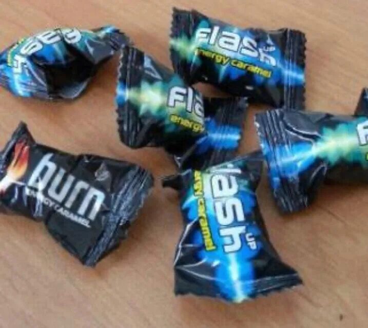 Energy caramel red bull конфеты. Конфеты энергетики берн. Конфеты адреналин раш. Конфеты со вкусом энергетиков. Конфеты со вкусом энергетика red bull.