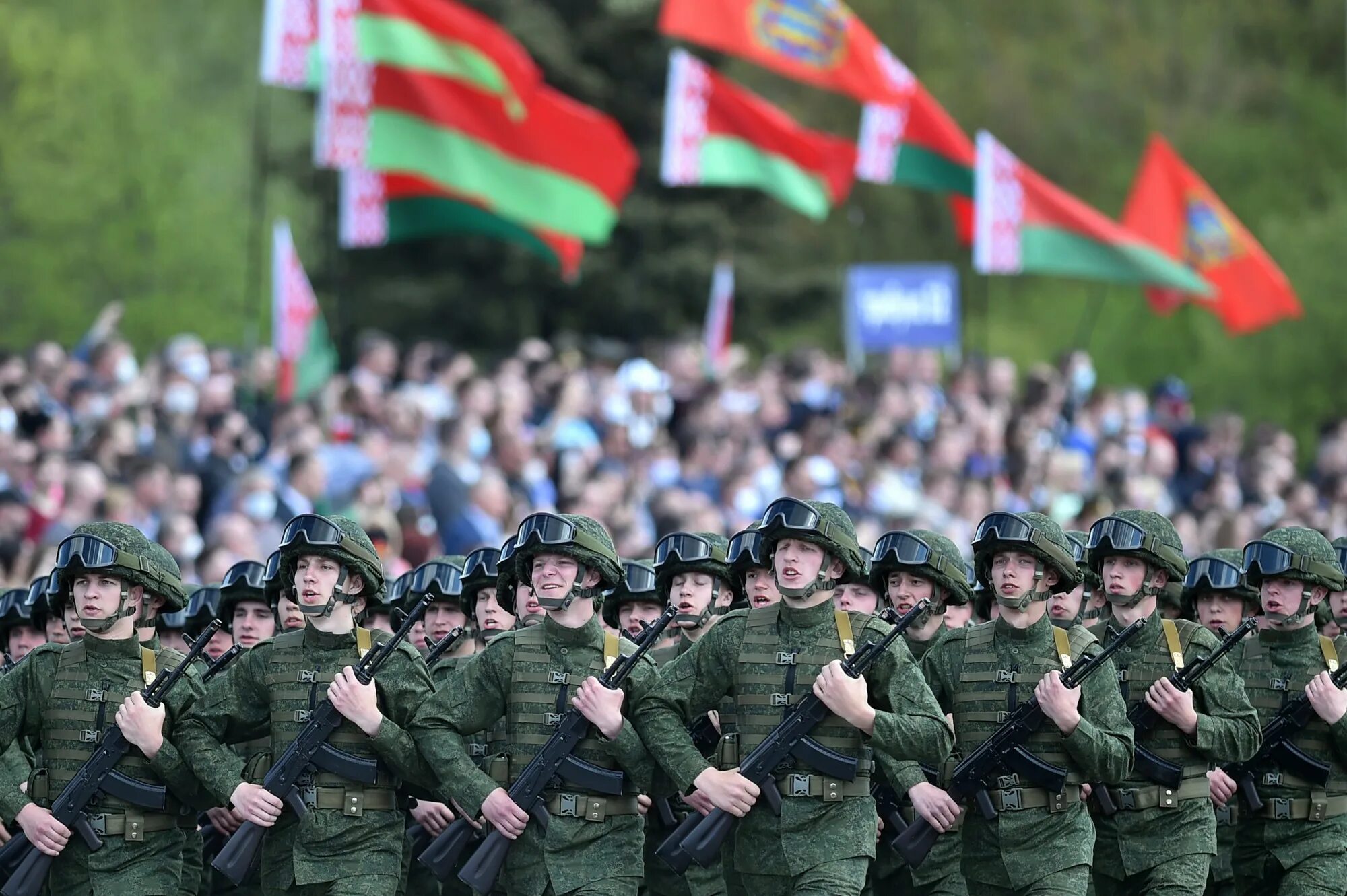 Белорусская армия. Белорусские военные. Белорусские военные парад. Белорусские солдаты.