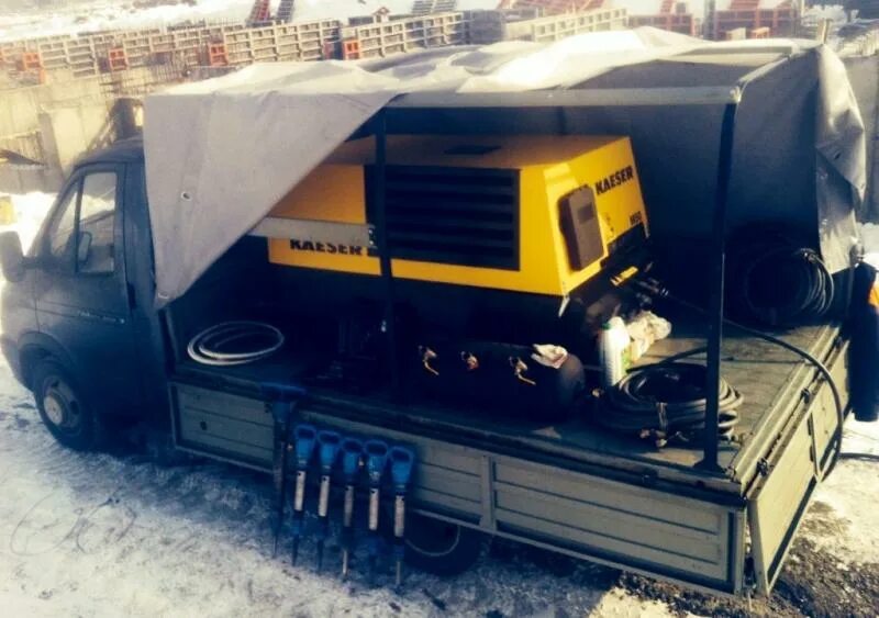 Компрессор Kaeser m50. Компрессор Atlas Copco с молотками отбойными. Copco компрессор + 3 отбойный молоток Kaeser m43. Дизельный компрессор для отбойного молотка. Компрессор отбойник