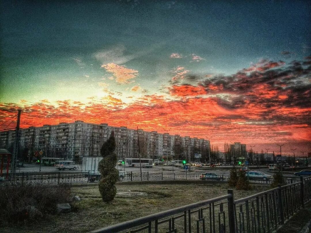 Тревога в старом осколе. Ночной город старый Оскол. Старый Оскол ночью. Эстетика города старый Оскол. Красивые места старого Оскола.