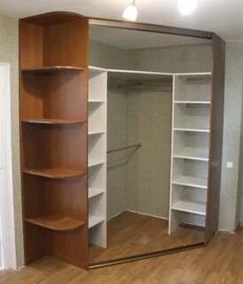 Полки в угловом шкафу для одежды