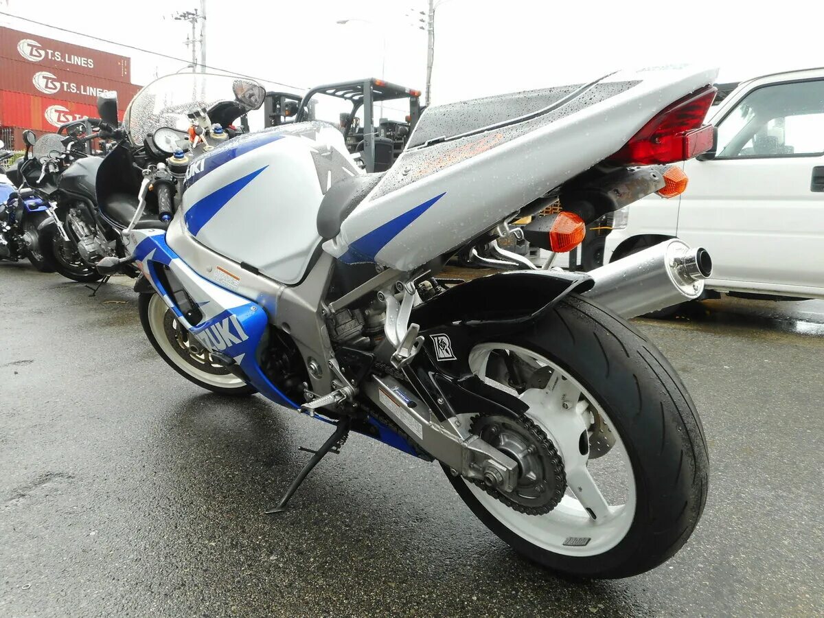 Купить сузуки 750. Suzuki GSXR 750 2002. Джиксер 750 2003. Джиксер 600 2002 дуги. Фотографии Сузуки джиксер 750-92-93 год.