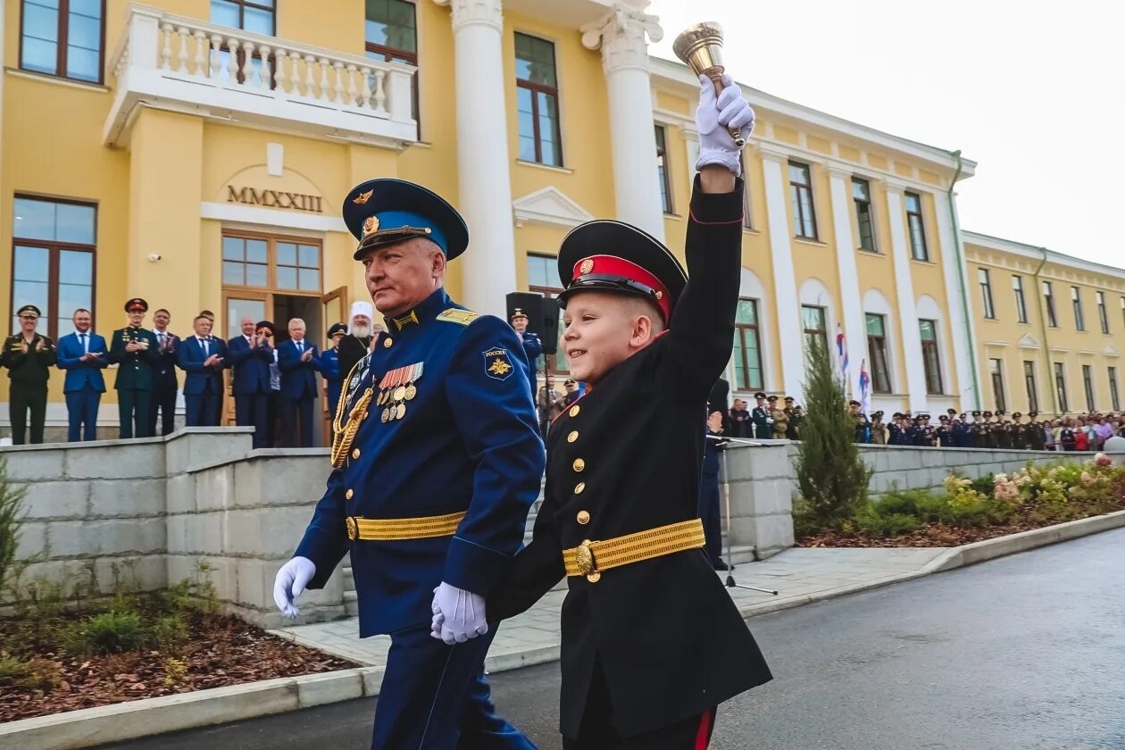 Иркутские суворовцы фото. Открыта СВУ В школе.