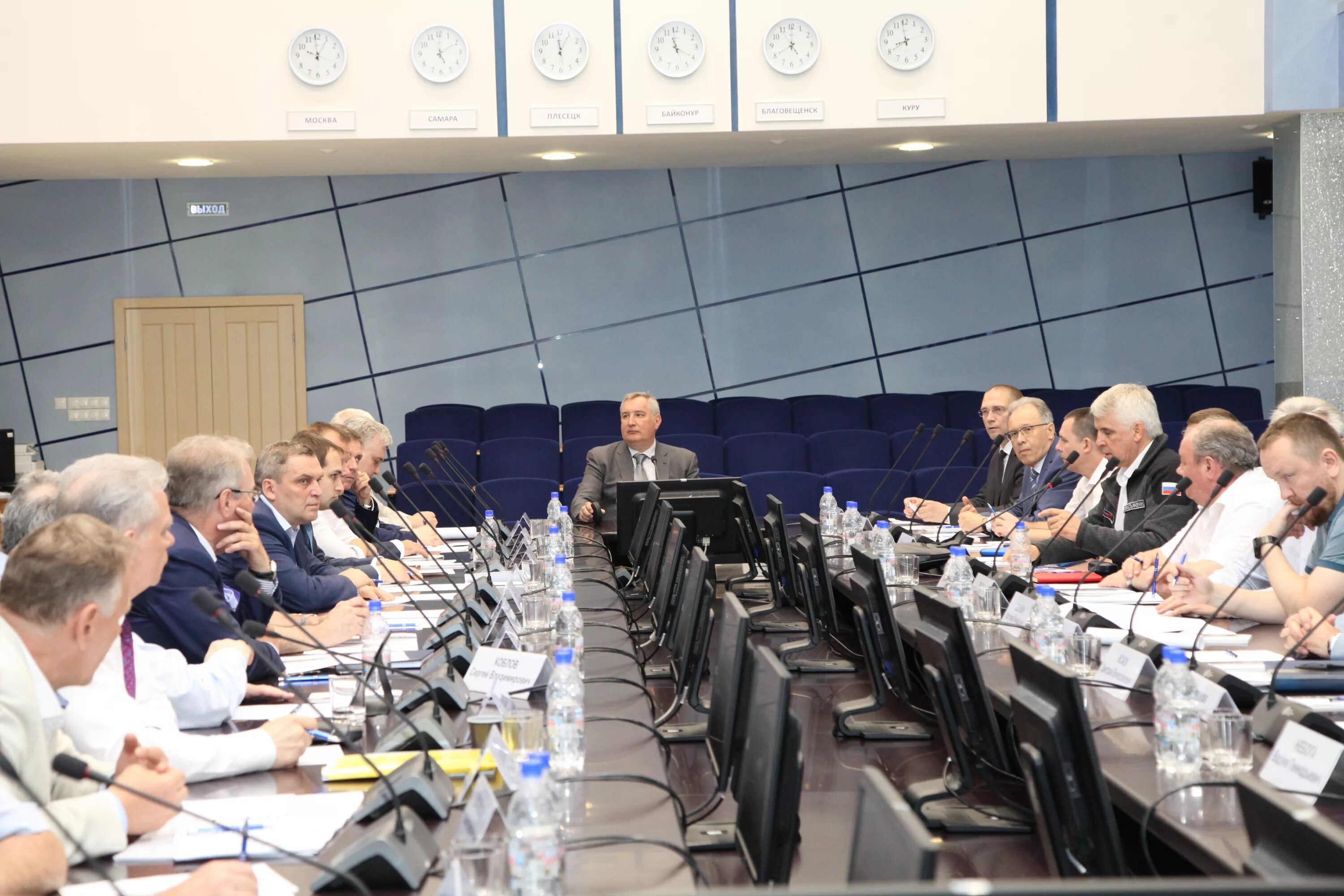 рогозин союз 5. горшков роскосмос. орлова юлия роскосмос. роскосмос скандалы сегодня. представитель роскосмоса.