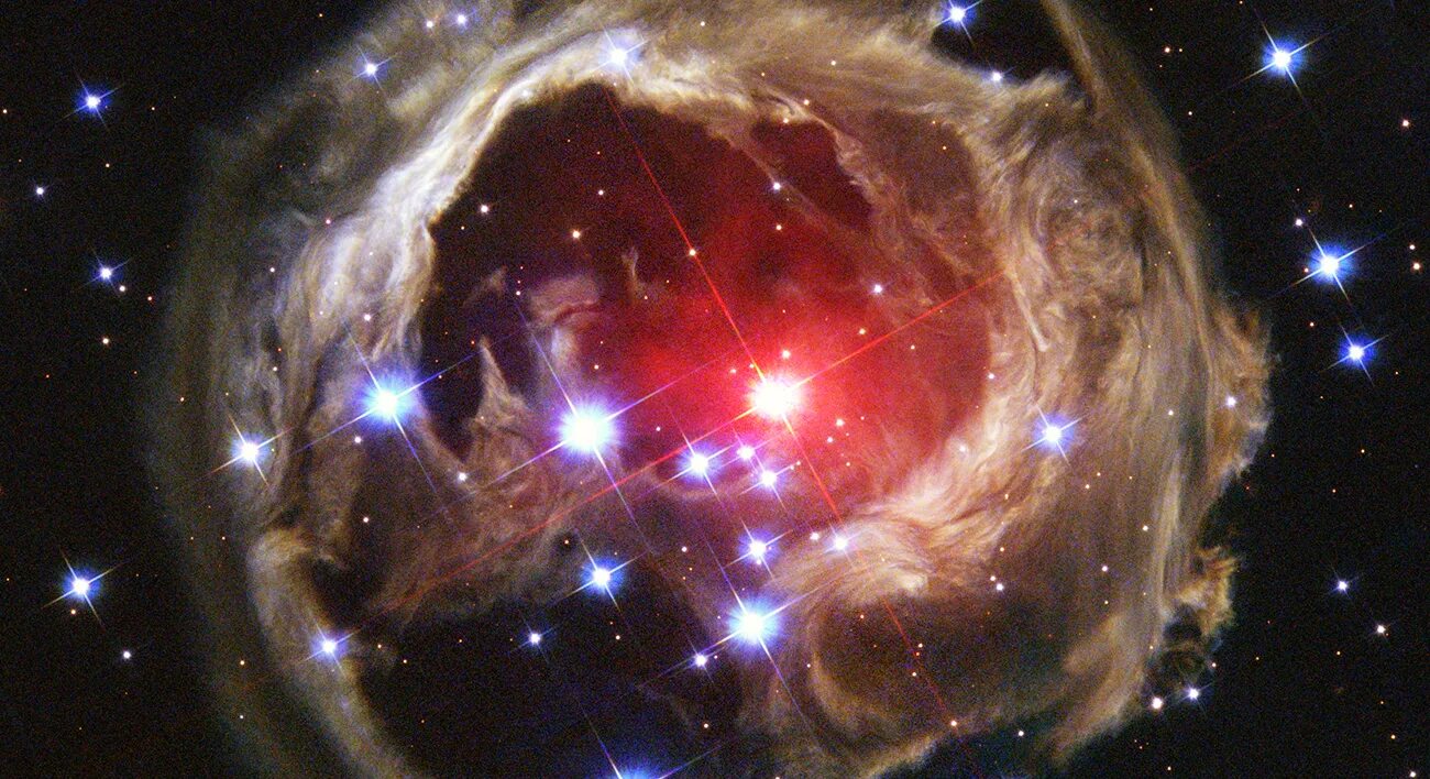 Как выглядит звезда. Звезда v838 единорога. красная переменная звезда v838 monocerotis. v616. снимки телескопа джеймс уэбб.
