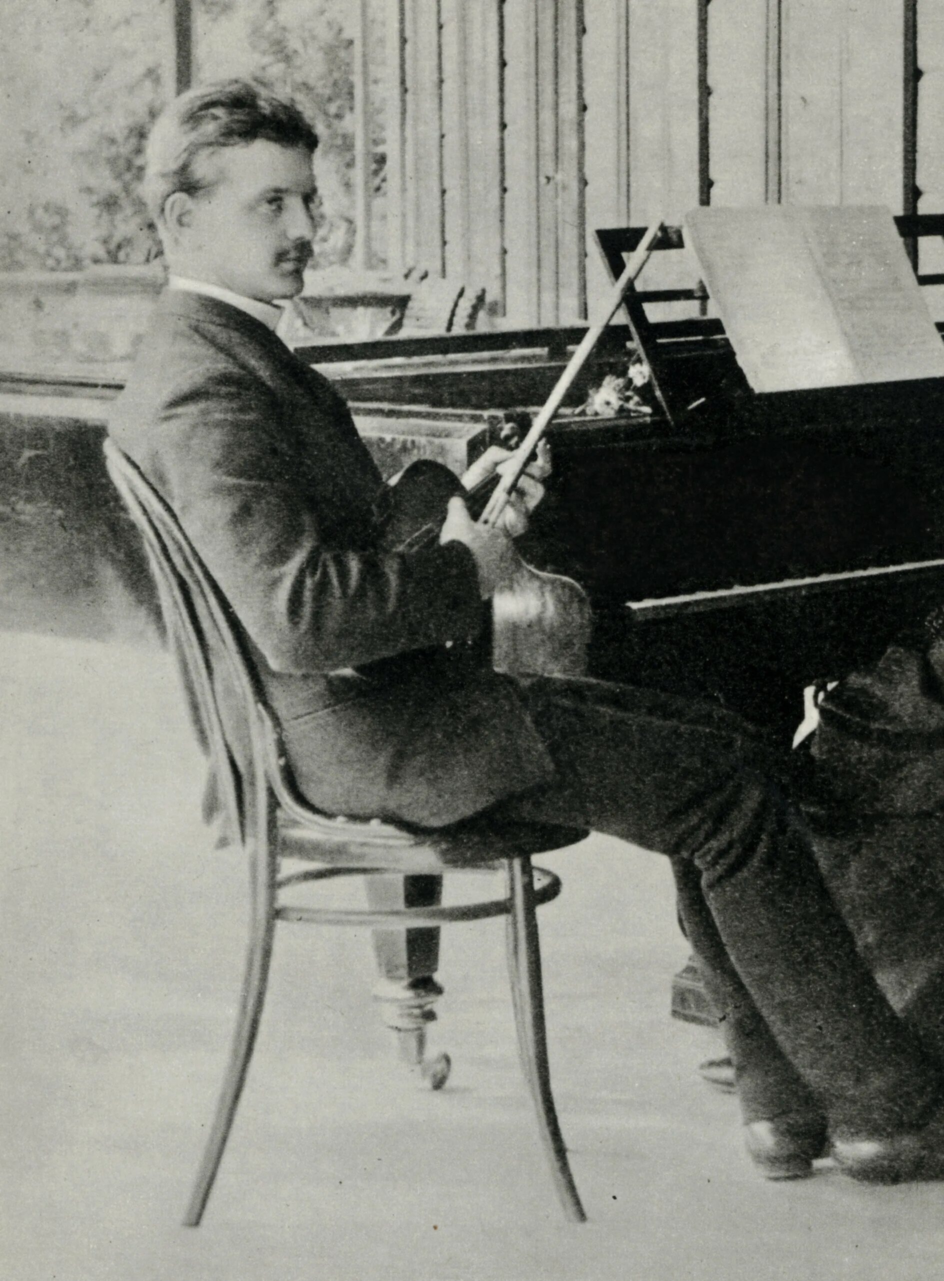 Симфония куллерво финский композитор 8 букв. Ян сибелиус в молодости. 1-7 & kullervo. Ян сибелиус композитор. Финский композитор пальмгрен.