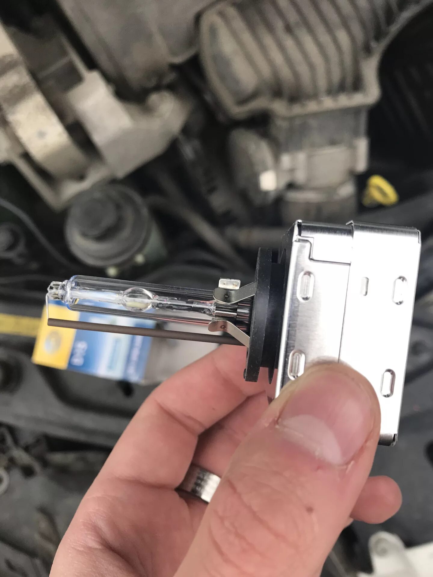 Патрон лампы освещения салона volvo s40. Вольво лампочка замена. Вольво лампочка замена. Вольво лампочка замена. Вольво лампочка замена.