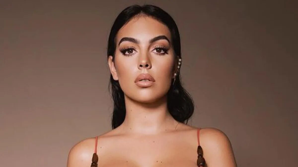 Невеста криштиану роналду джорджина. Джорджина родригес 2021. Джорджиной таунсли. Джорджина родригес горячие. Джорджина родригес naked.