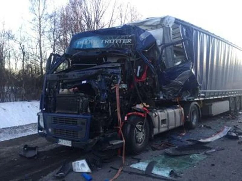 Аварий грузовых автомобилей. Битый Volvo FH 4 2014.