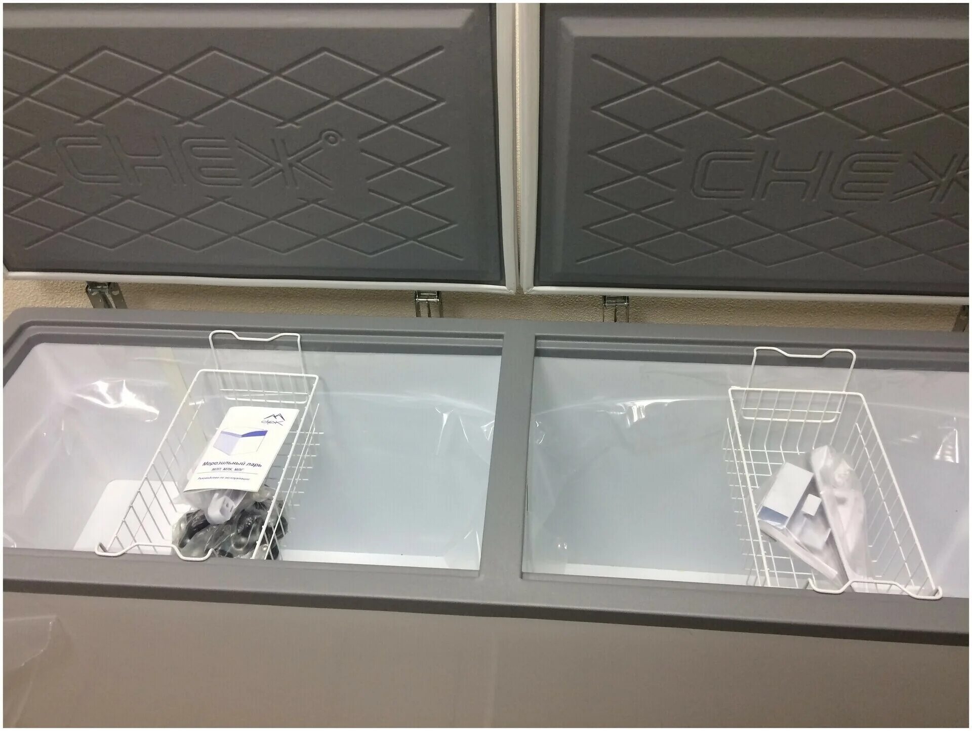 Морозилка ларь снеж млк 700. Морозильный ларь 800. Снеж млк-800. Морозильный ларь млк-800. Ларь морозильный снеж млк-700.