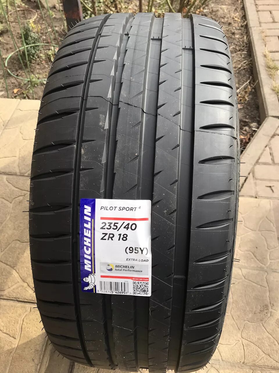 235 40 18 купить. Мишлен пилот спорт 4. Michelin Pilot Sport 235/40 r18. Мишлен пилот спорт 235 55 17. Michelin Pilot Sport r18.