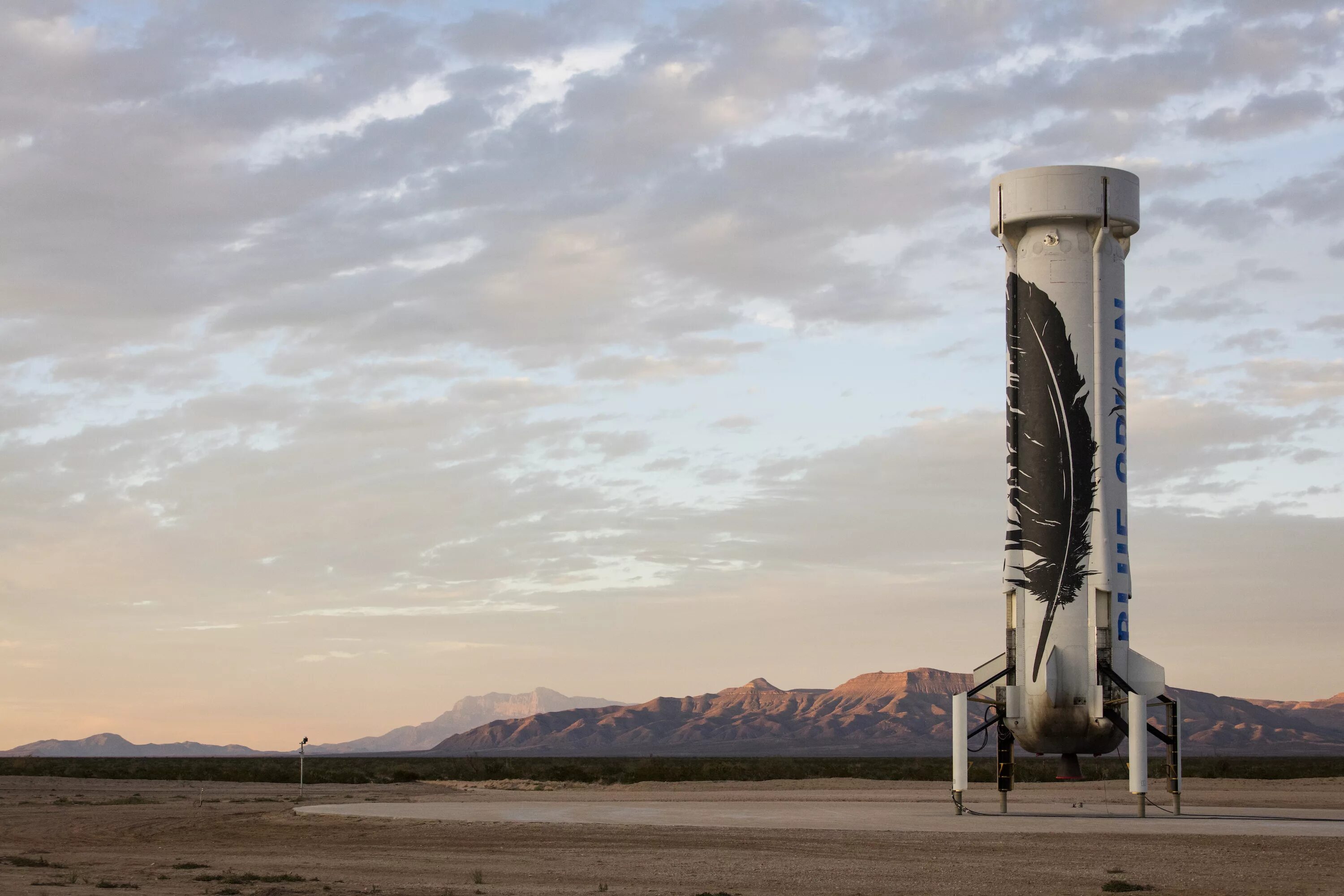 Нью Шепард ракета. New Shepard Blue Origin. New Shepard космический корабль. Блю ориджин ракета.