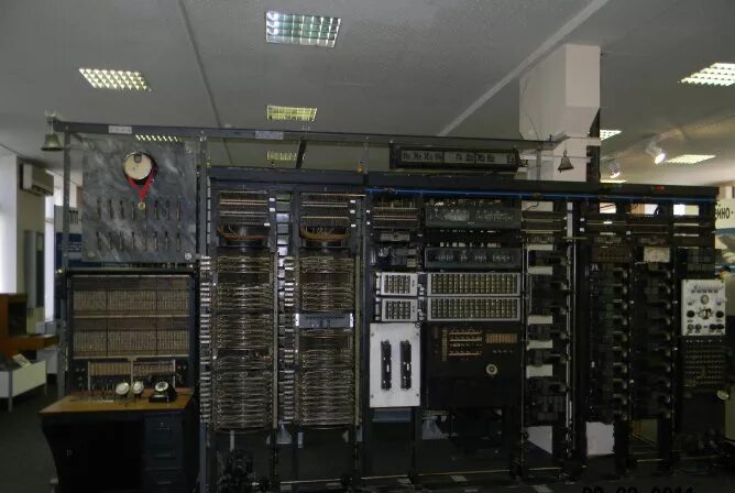 Атс фото. Телефонная станция атс dtx 6160. машинная атс 1900. атск 50200. телефонная станция атс ьс 240.