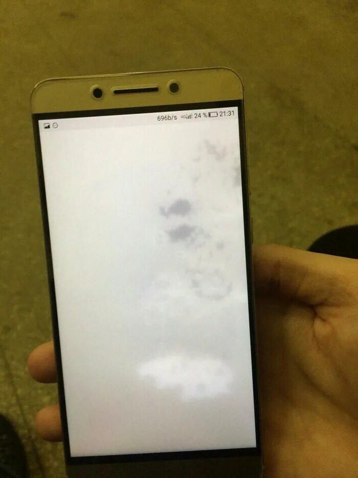 Вода под дисплеем
