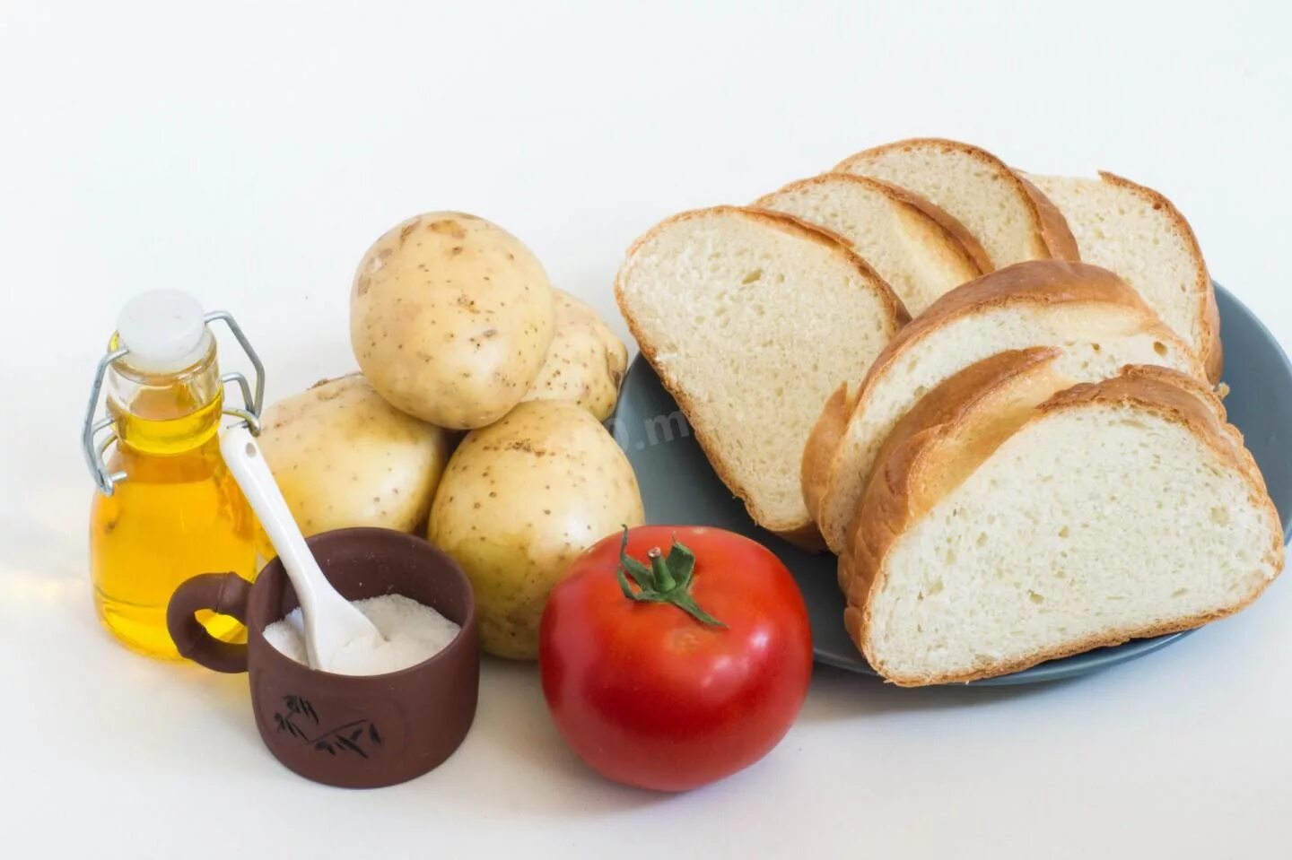 Хлеб с молоком и сахаром. Бутерброды с картошкой. картошка на хлебе бутерброд. картинки бутерброды с картошкой. хлеб с картошкой на сковороде.