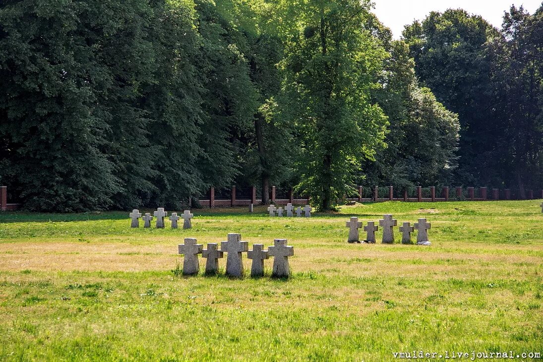 Старое кладбище калининград. Городское кладбище калининград. Цветковское кладбище калининград. Калининград немецкое кладбище в калининграде. Старое городское кладбище калининграда.