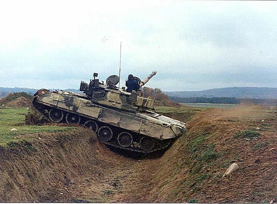 через танка. танк т72. M2 abrams камуфляжи. шноркель для танка. панзер 3 люк мехвода.