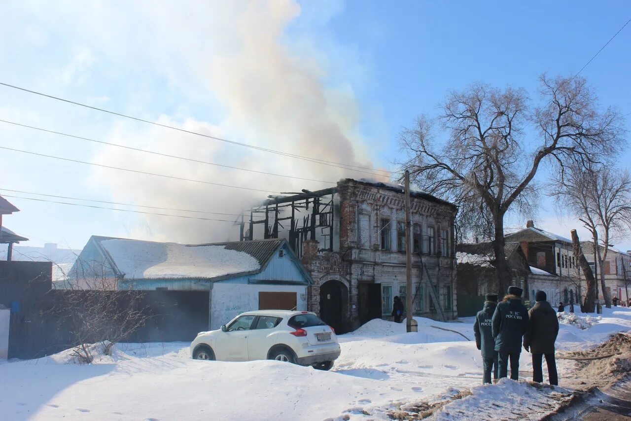 Пожар в радужном балаково. Возгорание в балаково. 2023 балаково. Пожарные машины г. Пожар сегодня ночью в самаре на балаковской.