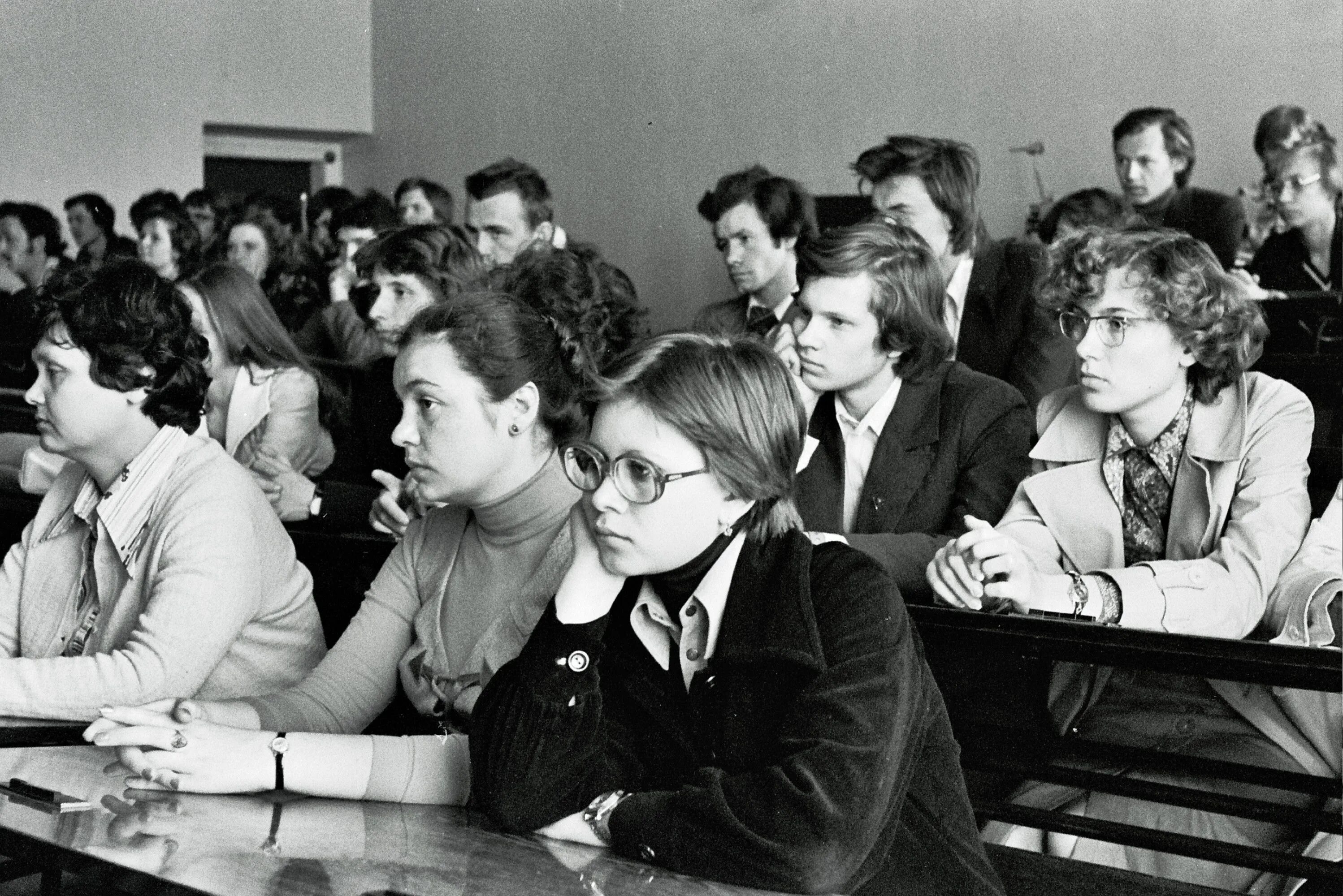 студенты института физической культуры ссср. студенческие стройотряды 1970-е ссср. советские студенты. вмк мгу выпуск 1983. студентки ссср.