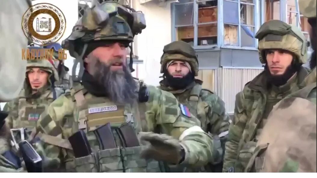 Пойманные снайперши всу. Кадыров с оружием. Снайперы кадырова. Хаттаб ичкерия. Джамиля кадырова снайпер.