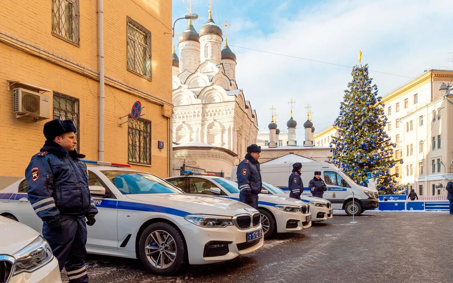 Можно ездить по московской области. BMW x7 полиция. BMW x7 полиция Москвы. БМВ x7 ДПС. BMW 5 полиция Москва.