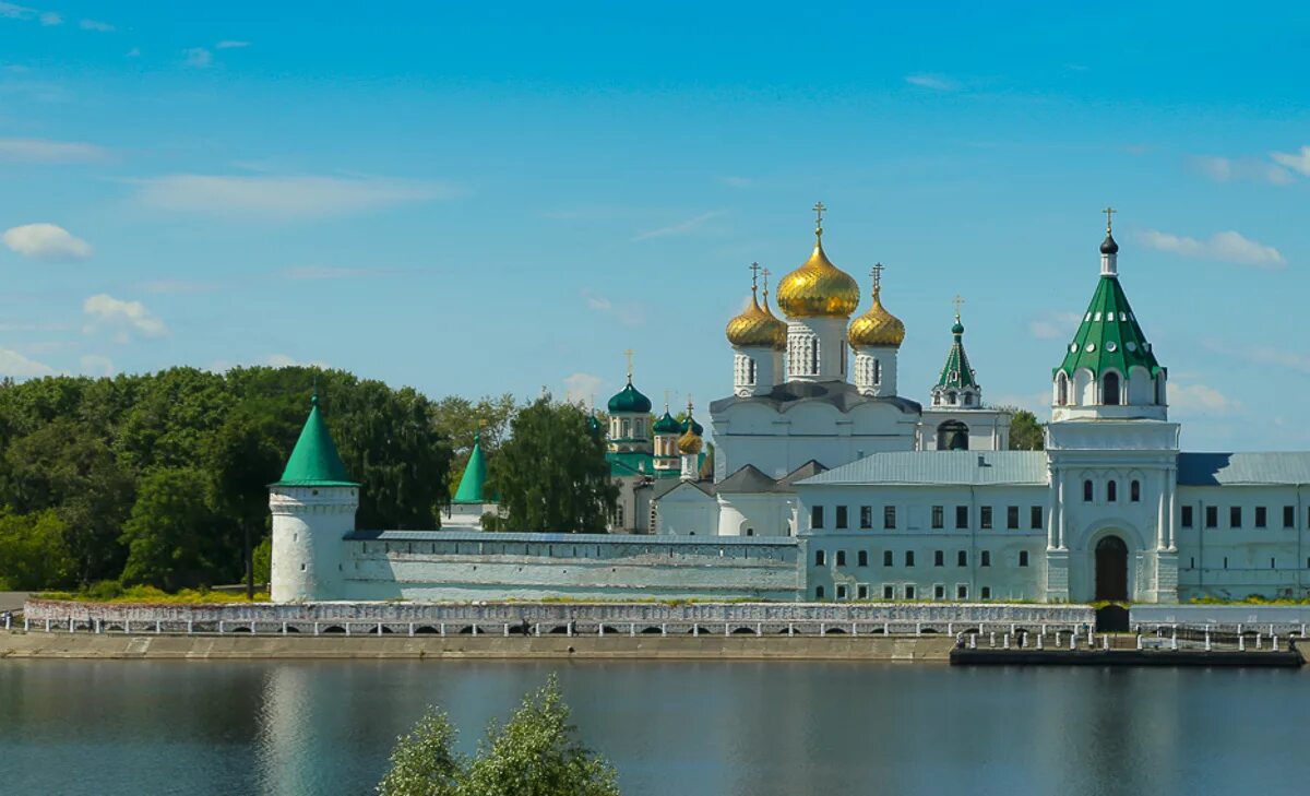 Золотое кольцо тверь. Ярославль столица золотого кольца. Ярославль золотое кольцо России. Ярославль золотое кольцо. Ярославль достопримечательности золотого кольца.