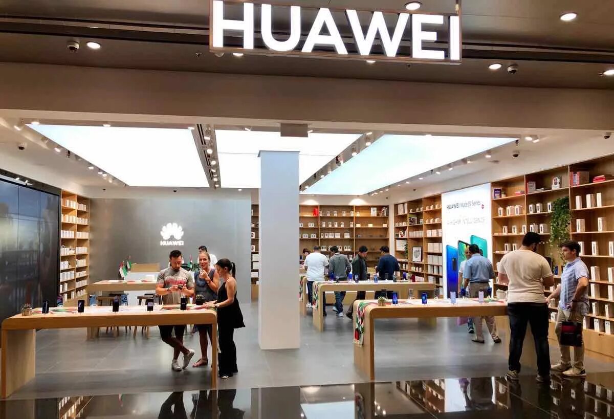 Хуавей store. Huawei магазин. Shop in shop Huawei. 1 Huawei магазин. Хуавей магазины фото.