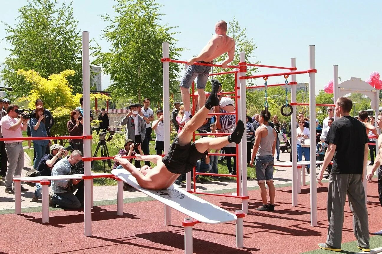 Площадка наподобие. Street workout площадка. стрит воркаут площадки. стрит воркаут площадка сша. уличный воркаут.