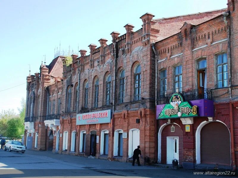 Камень на оби веб. Дом купца Винокурова камень на Оби. Краеведческий музей камень на Оби. Городской музей дом Винокуровых камень-на-Оби. Купец Винокуров камень на Оби.