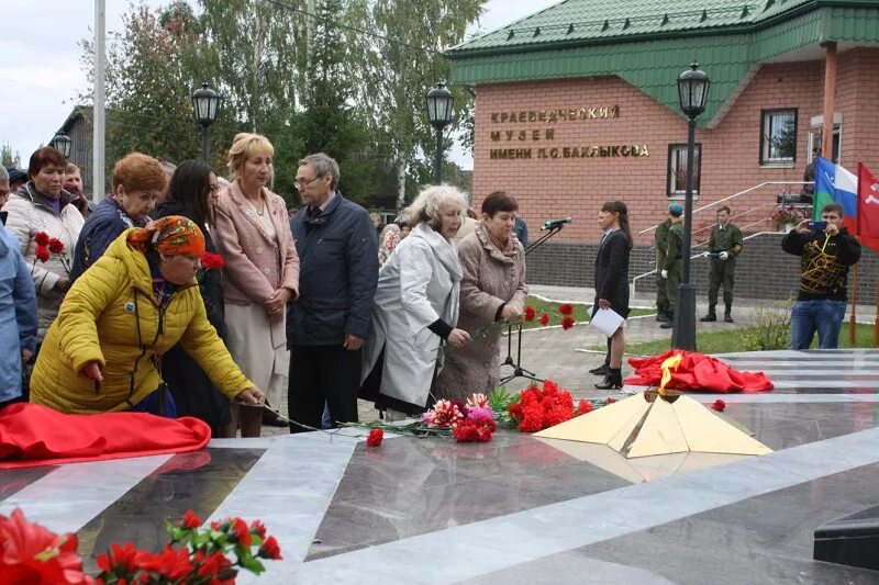 Слюсарь Угут. Посёлок Угут Сургутский район. Глава администрации Угут. Огородный глава Угут. Погода в угуте сургутского