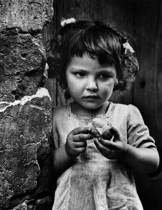 Ну дети прощайте. Юджин Смит. W. Eugene Smith фотографии. Юджин Смит фото дети.