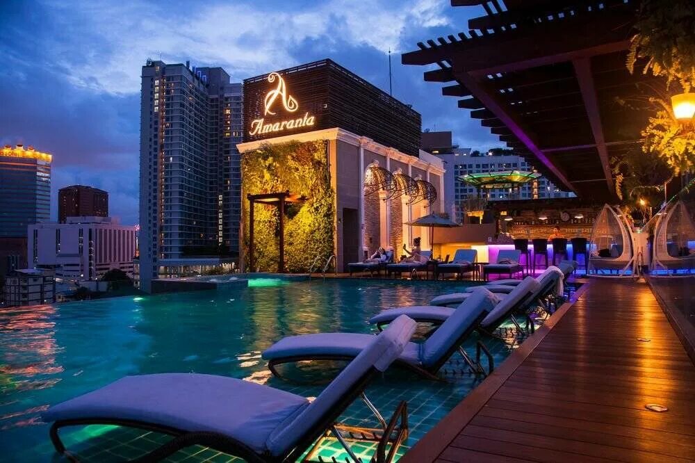 Бассейн в бангкоке. Отель в Бангкоке с бассейном на крыше 80. Бангкок бассейн на крыше небоскреба. Таиланд город Бангкок отель с бассейном на крыше.