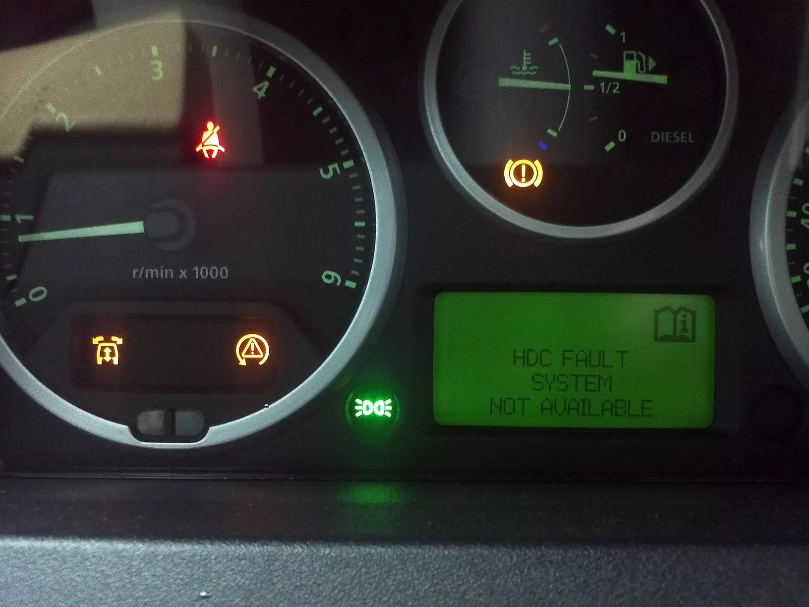 Ошибки ленд ровер. Ошибки ленд ровер. Давление в шинах land rover discovery 4. Ошибки range rover sport 2012 года. Land rover discovery 3 горит значок p.