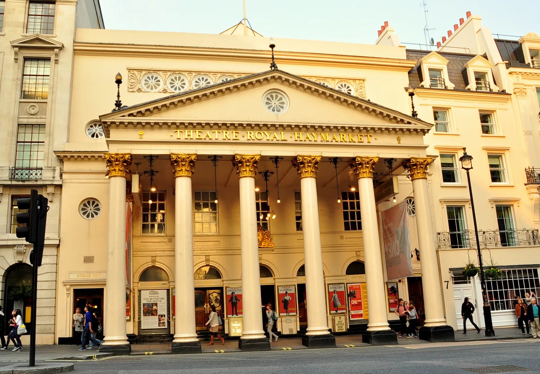 Королевский театр Хеймаркет. Королевский театр «Ковент-Гарден» (Theatre Royal, Covent Garden). Театр Хеймаркет Лондон. Роял Хаймаркет театр Лондон.