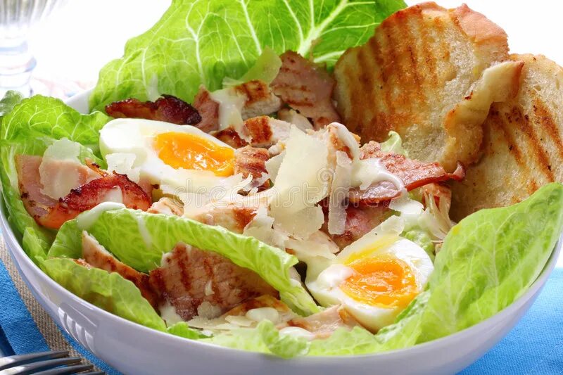 Чем можно заменить курицу в цезаре. Окорок куриный копченый. Как разрезать курицу для цыпленка табака. Кольца в клюв для кур от расклева. Кольцо для курей от расклева.
