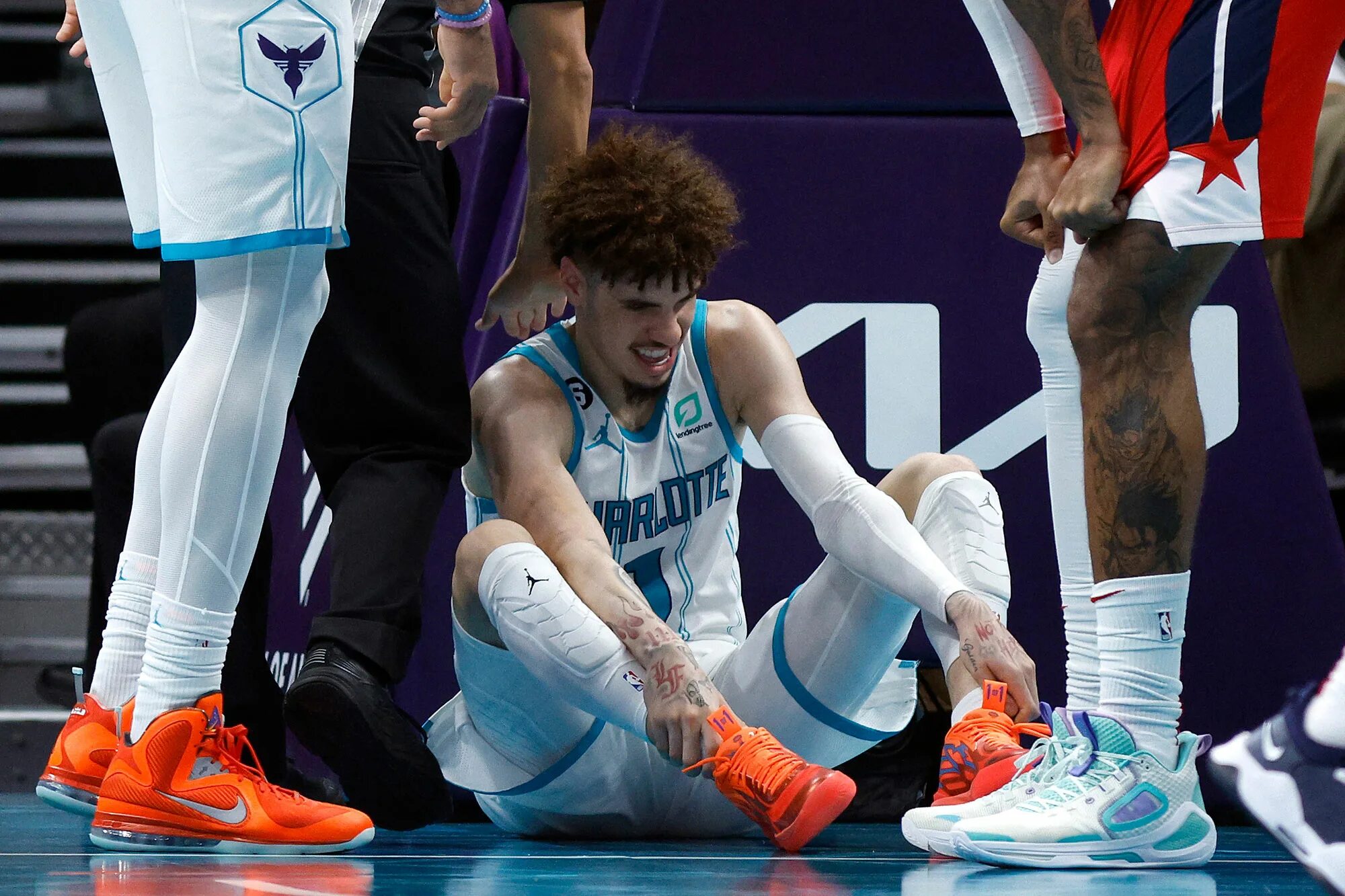 ЛАМЕЛЛО бол. Ламела Болл травма. Ламела Болл команда. LAMELO Ball 1.